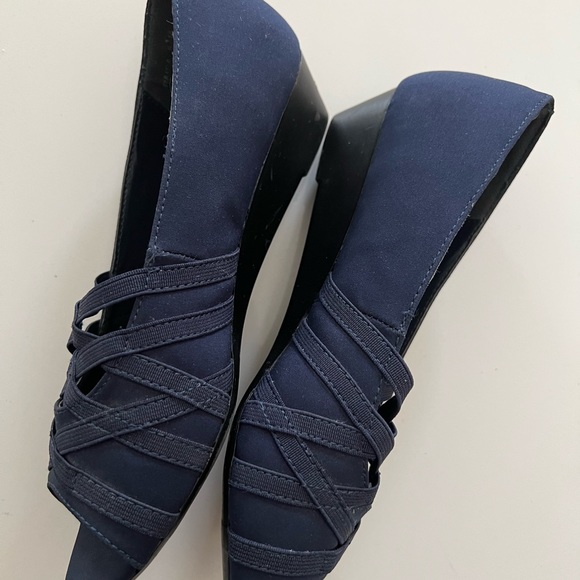 Impo Open Toe Wedge Shoes - Picture 7 of 8